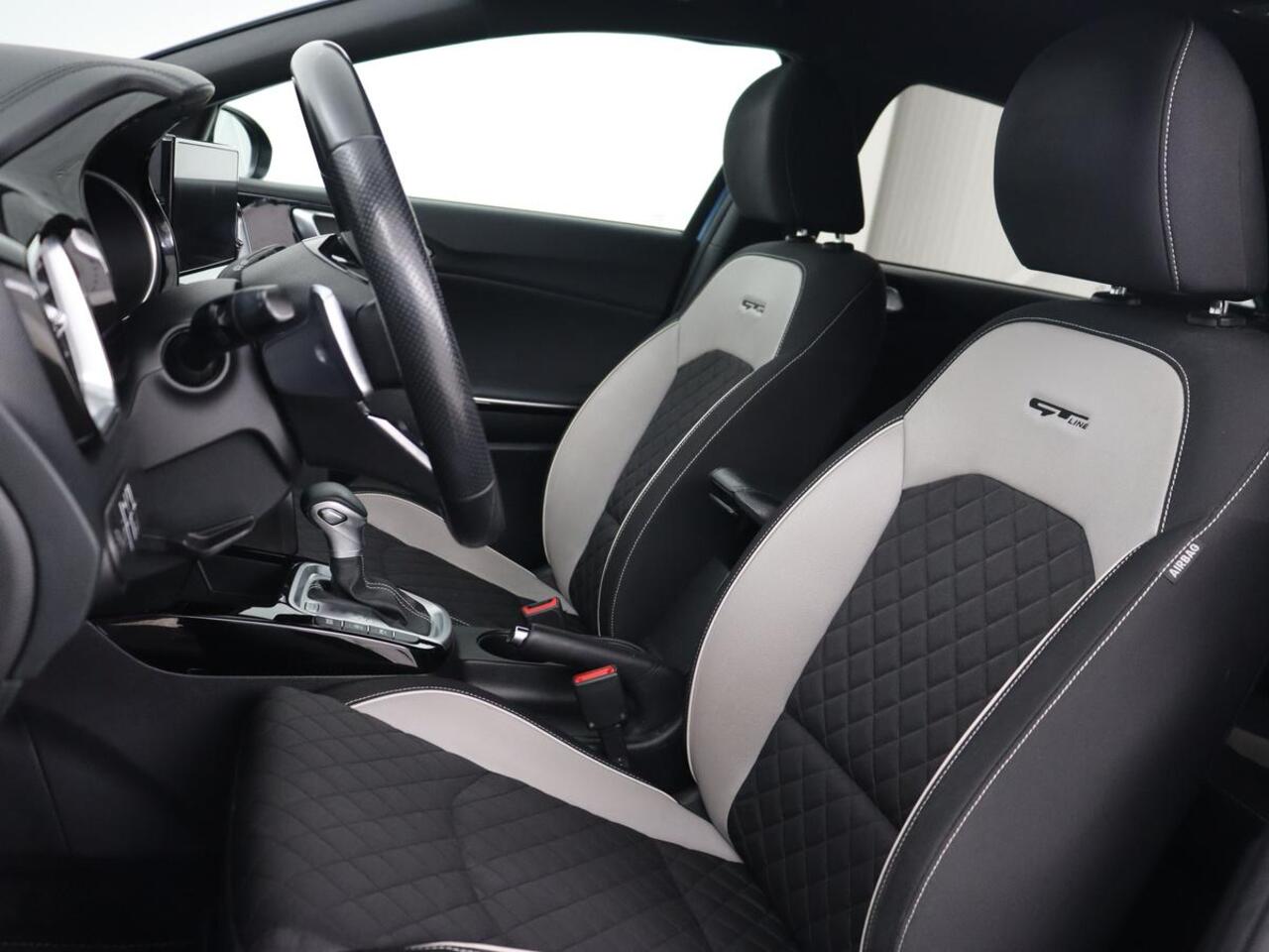 KIA CEE D Ceed 1.5 T-GDi MHEV GT-Line | 160pk | Camera | Carplay | Navigatie | Sportstuur | DAB | Parkeerhulp | Getint glas | Cruise control