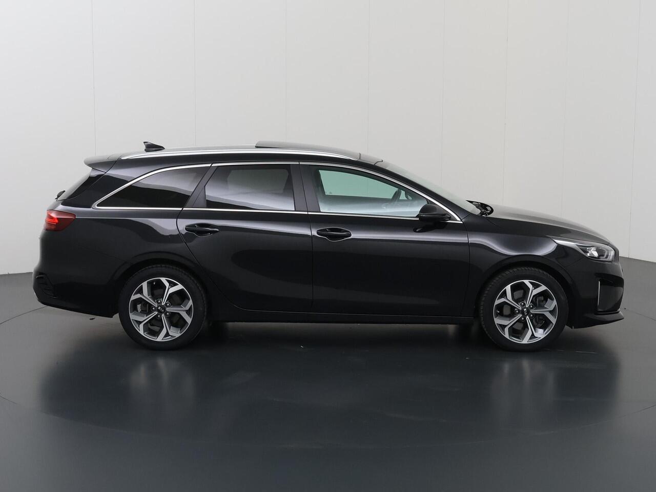 KIA CEE D Ceed Sportswagon 1.6 GDI PHEV ExecutiveLine | Panoramadak | Elekt. Stoelverstelling met geheugen | Stoelventilatie | Stoel/Stuurwielverwarming |