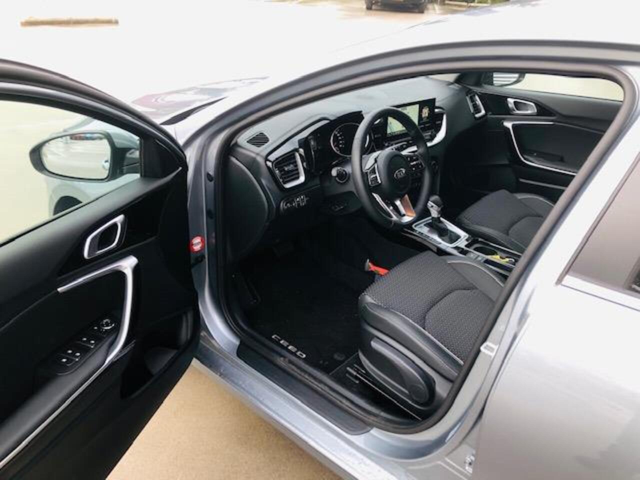 KIA CEE D Ceed 1.5 T-GDi DynamicPlusLine Automaat 160pk MHEV/Trekhaak/Verzwaarde achterveren LET OP ! Auto rijdt momenteel km-stand kan iets varieeren !