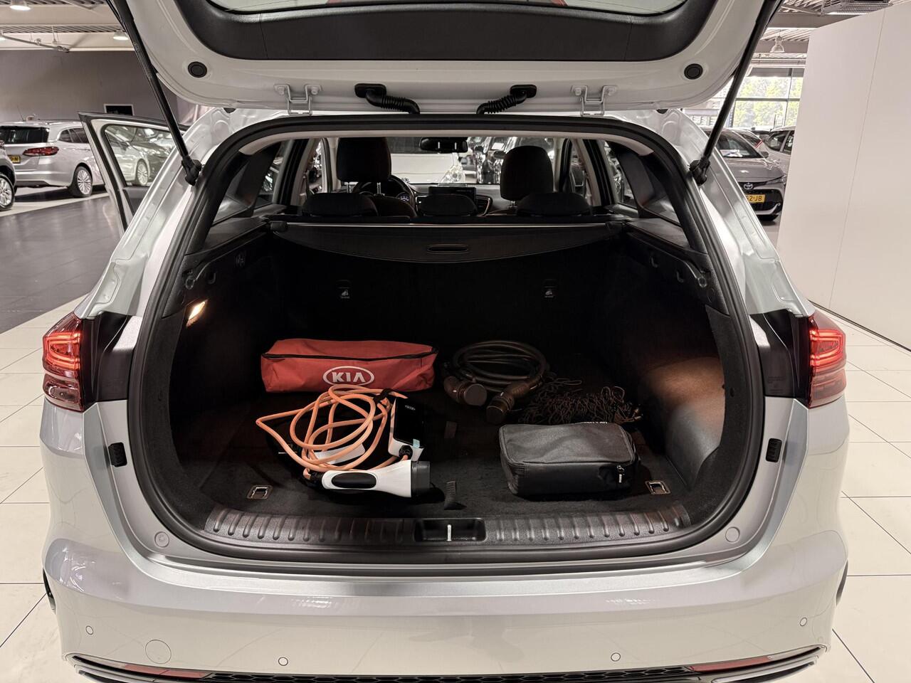 KIA CEE D Ceed Sportswagon 1.6 GDI PHEV DynamicLine Plug-in, Apple Carplay/Android Auto, Navigatie, Camera, Cruise control, Laadkabels, Nederlandse auto!