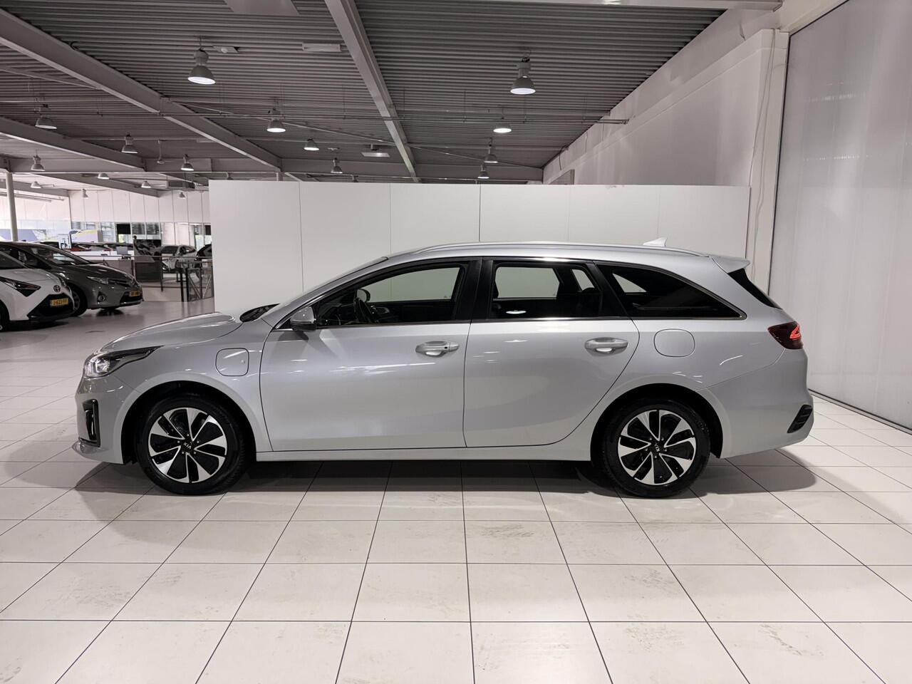 KIA CEE D Ceed Sportswagon 1.6 GDI PHEV DynamicLine Plug-in, Apple Carplay/Android Auto, Navigatie, Camera, Cruise control, Laadkabels, Nederlandse auto!
