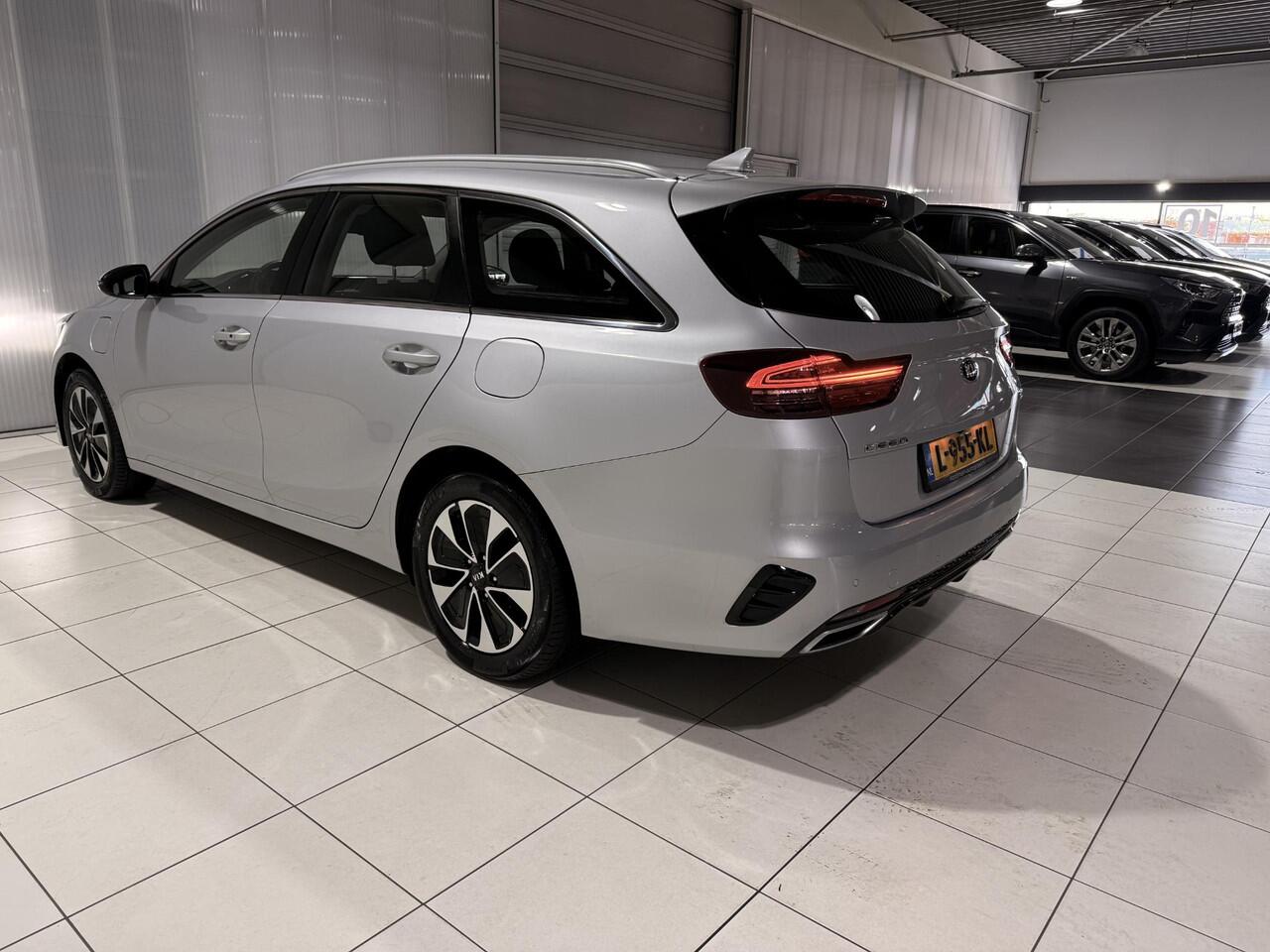 KIA CEE D Ceed Sportswagon 1.6 GDI PHEV DynamicLine Plug-in, Apple Carplay/Android Auto, Navigatie, Camera, Cruise control, Laadkabels, Nederlandse auto!