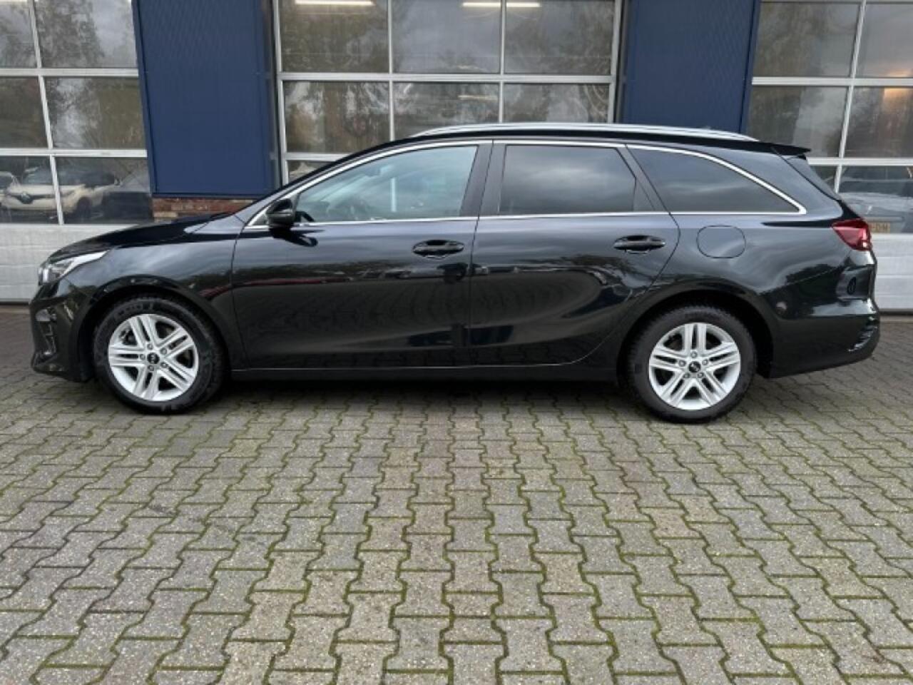 KIA CEE D 1.0 T-GDI DYN.PLUSL. CAMERA. STUUR EN STOEL VERWARMING. ALL IN prijs.