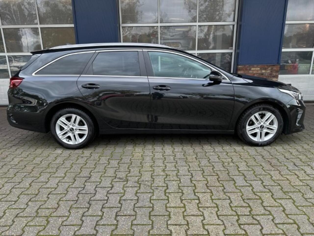 KIA CEE D 1.0 T-GDI DYN.PLUSL. CAMERA. STUUR EN STOEL VERWARMING. ALL IN prijs.