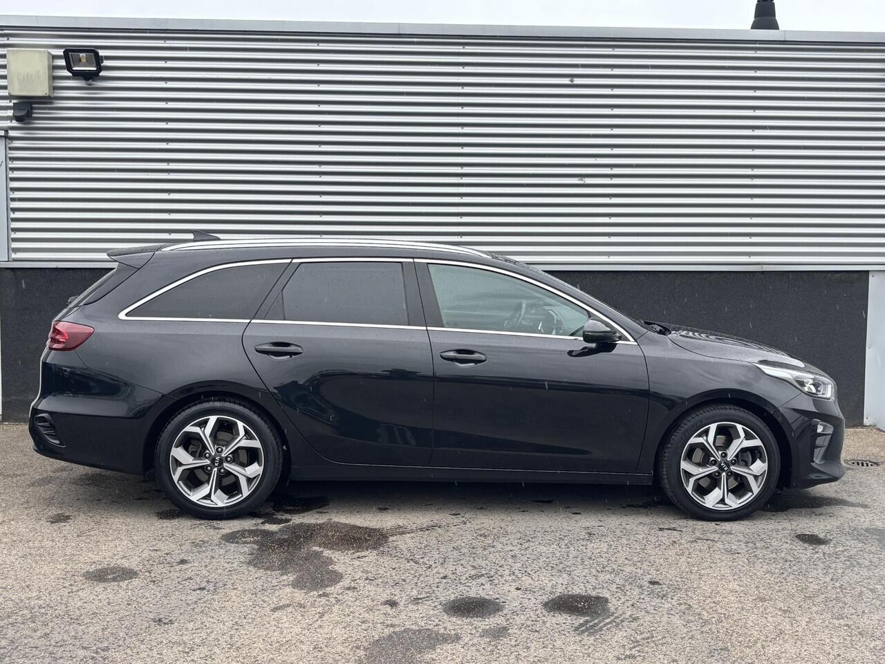KIA CEE D Ceed Sportswagon 1.0 T-GDi GT-PlusLine Schuif/kanteldak, Dodehoekdetectie, Stoelkoeling, Stoelverwarming, Stuurwiel verwarmd, Seat memory, JBL, Nieuw geleverd en onderhouden, BTW-auto, 1e eing.