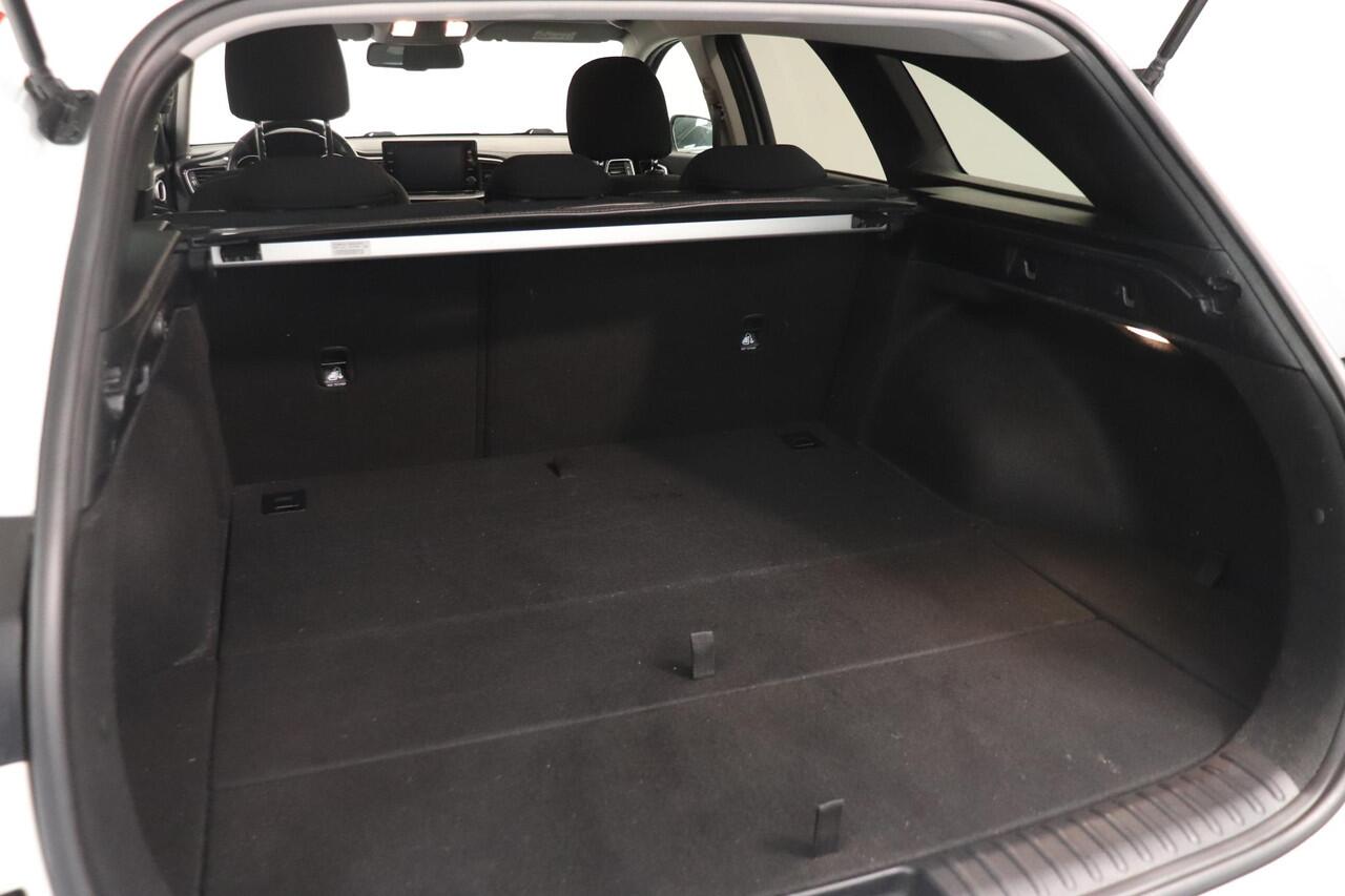 KIA CEE D Ceed Sportswagon 1.5 T-GDi DynamicPlusLine | cruise control | Camera | Climate control | Stuur & stoelverwarming | AppleCarplay AndroidAuto navigatie | Trekhaak |