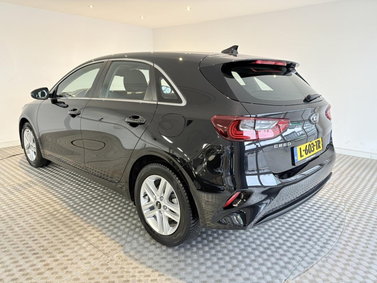KIA CEE D Ceed 1.0 T-GDi DynamicLine / Camera