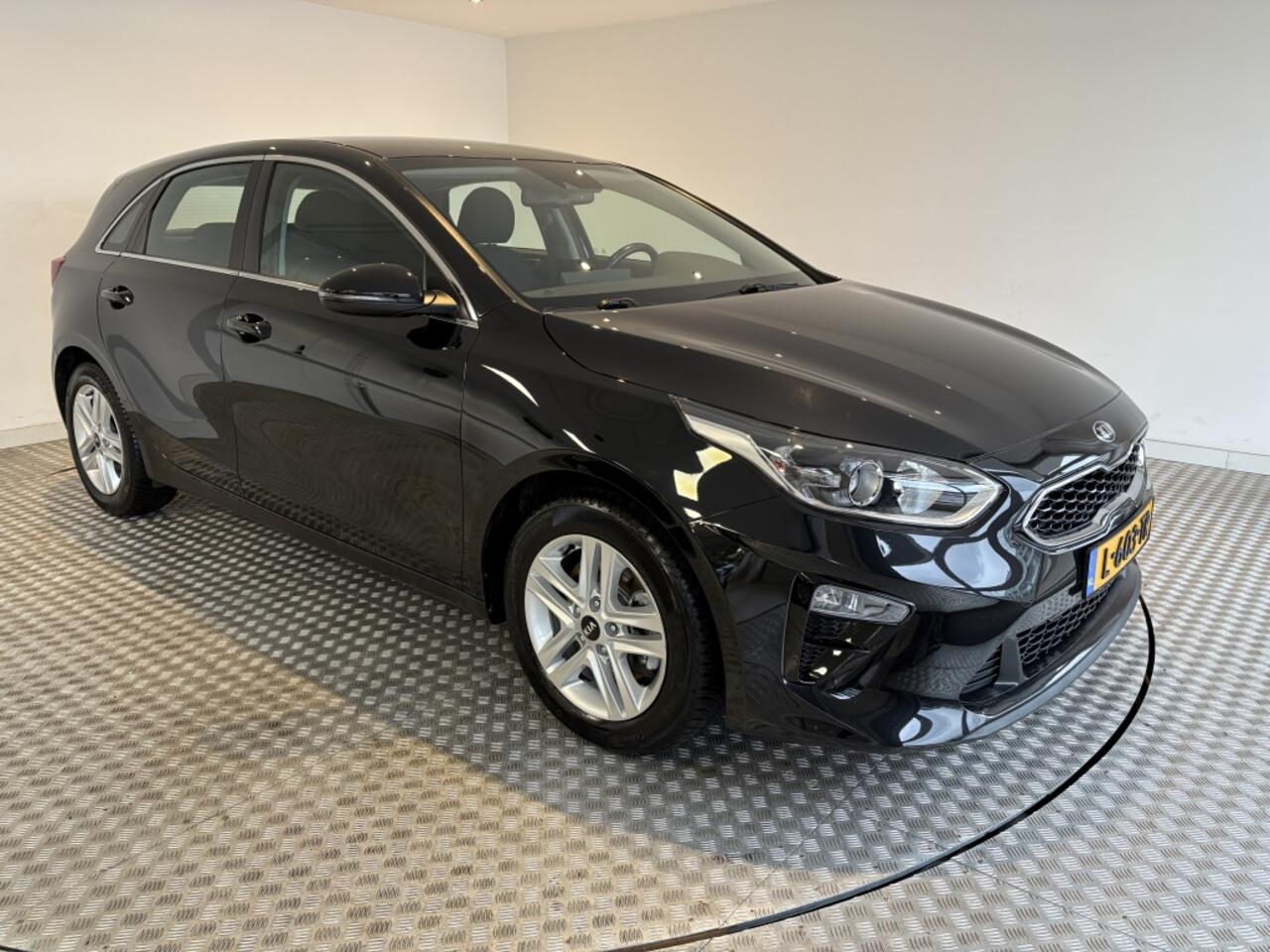 KIA CEE D Ceed 1.0 T-GDi DynamicLine / Camera