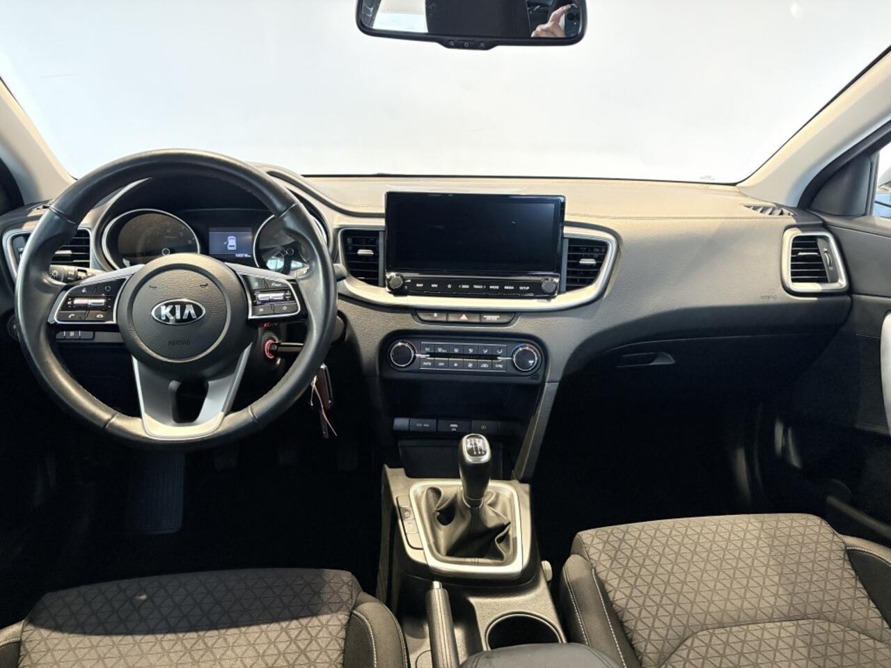 KIA CEE D Ceed 1.0 T-GDi DynamicLine / Camera
