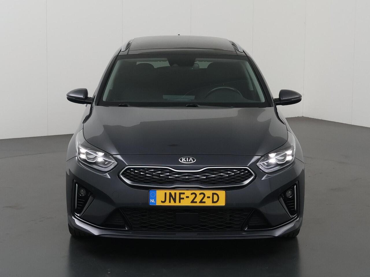 KIA CEE D Ceed Sportswagon 1.6 GDI PHEV ExecutiveLine | Navigatie | Schuifdak | Parkeercamera | Stoelverwarming/verkoeling | Keyless Go |