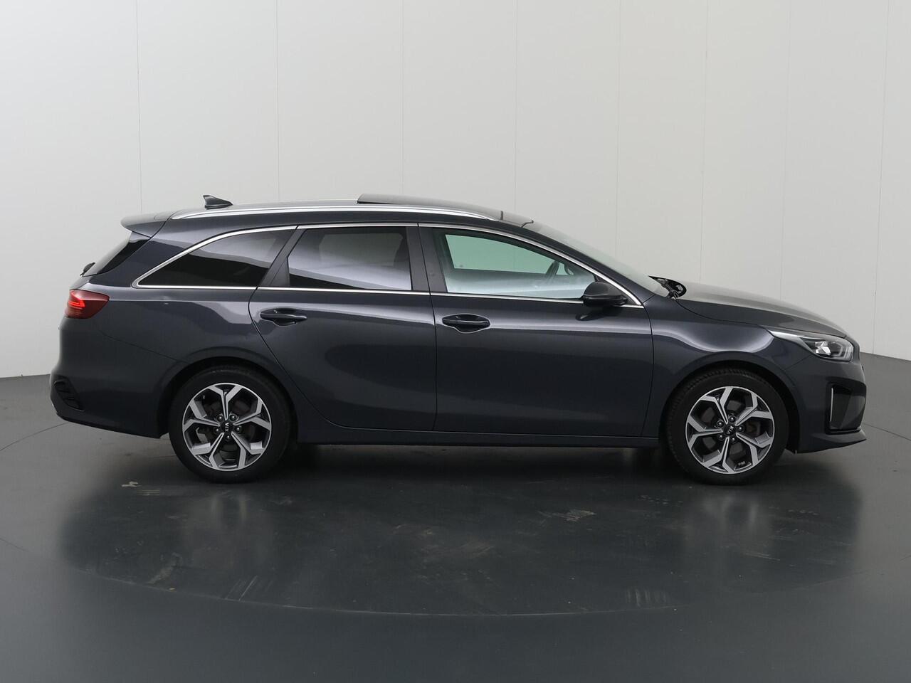 KIA CEE D Ceed Sportswagon 1.6 GDI PHEV ExecutiveLine | Navigatie | Schuifdak | Parkeercamera | Stoelverwarming/verkoeling | Keyless Go |