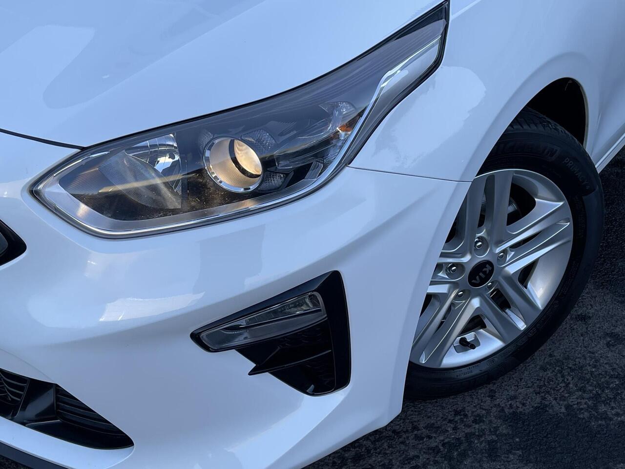 KIA CEE D Ceed Sportswagon 1.5 T-GDi DynamicPlusLine | Stoel/Stuur Verwarming | Climate Control | Achteruitrijcamera