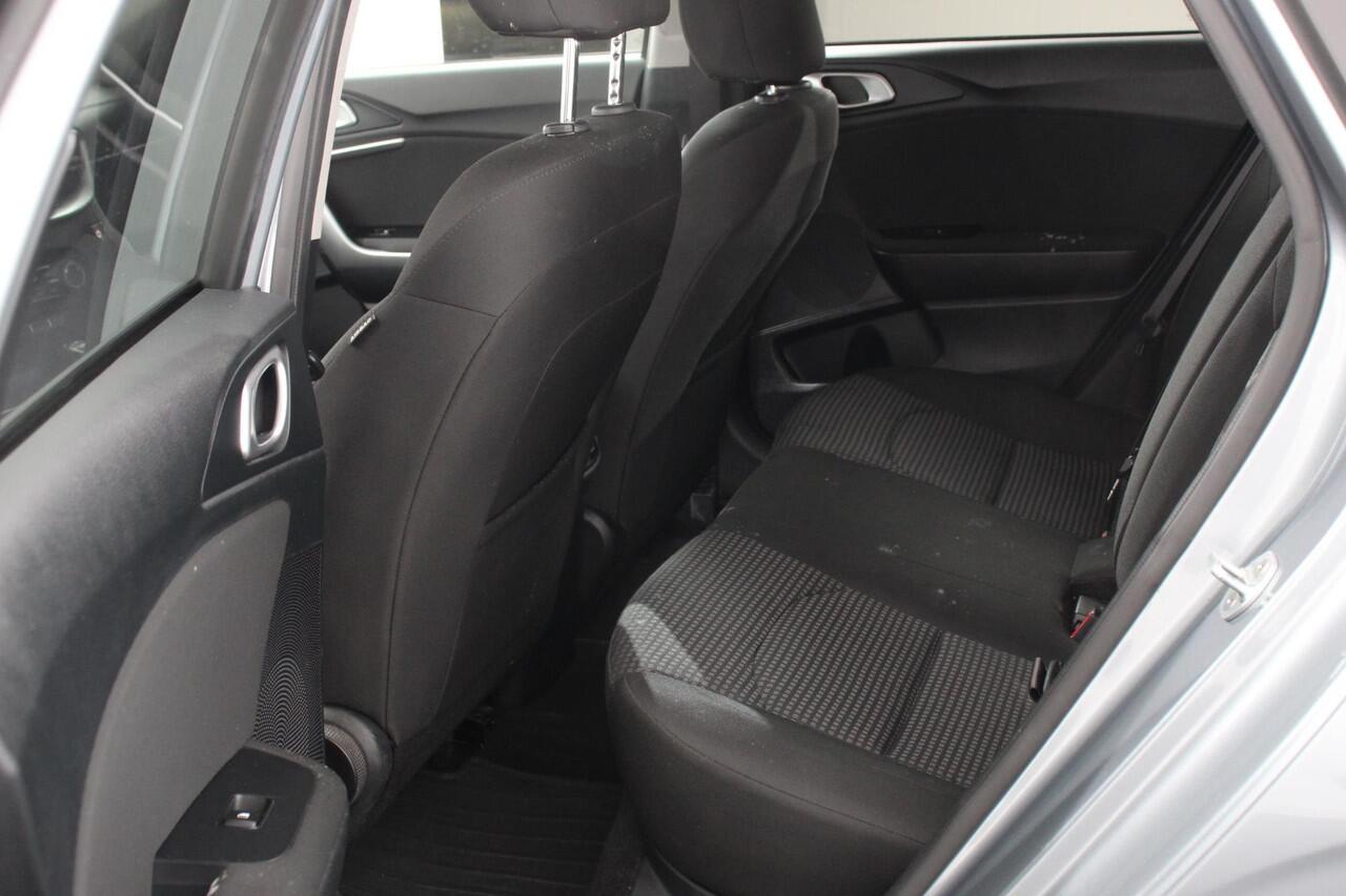 KIA CEE D Ceed Sportswagon 1.0 T-GDi Active SW | Navigatie | Apple Carplay/Android Auto | Climate Control | Camera | Extra Getint Glas