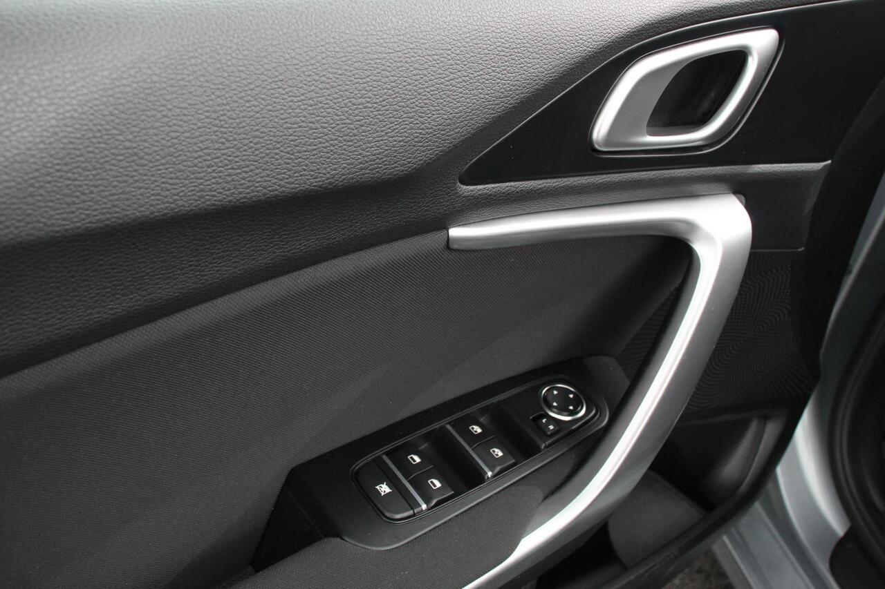 KIA CEE D Ceed Sportswagon 1.0 T-GDi Active SW | Navigatie | Apple Carplay/Android Auto | Climate Control | Camera | Extra Getint Glas