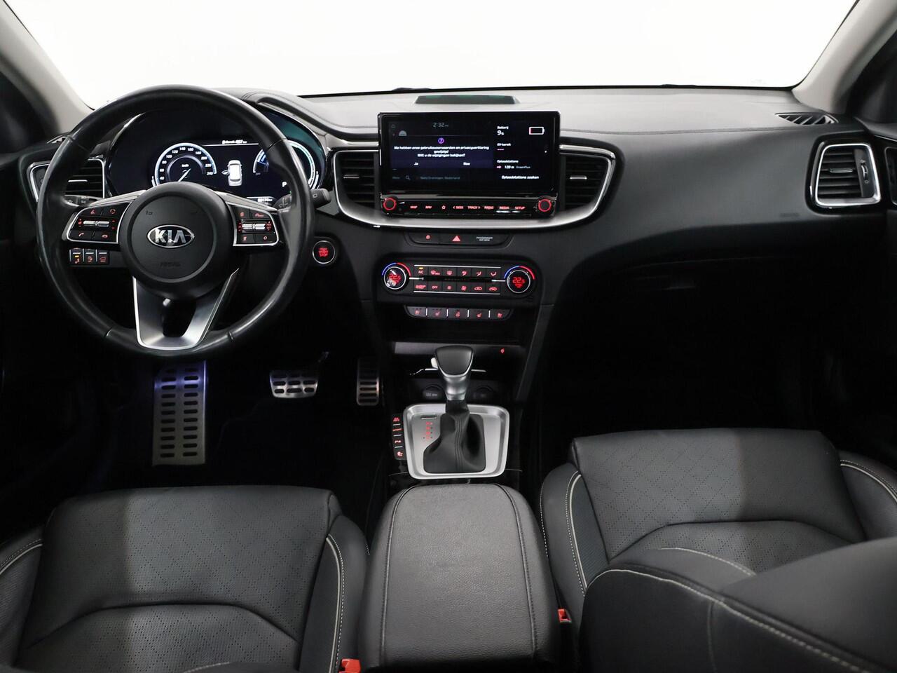 KIA CEE D Ceed Sportswagon 1.6 GDI PHEV ExecutiveLine | Trekhaak | Panoramadak | Elekt. Stoelverstelling met geheugen | Stoelventilatie | Stoel/Stuurwielverwarming |