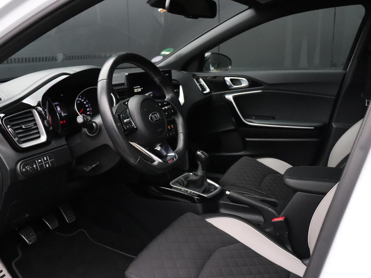 KIA CEE D Ceed Sportswagon 1.0 T-GDi GT-Line Edition LEDER | TREKHAAK | CAMERA | APPLE CARPLAY | CRUISE |