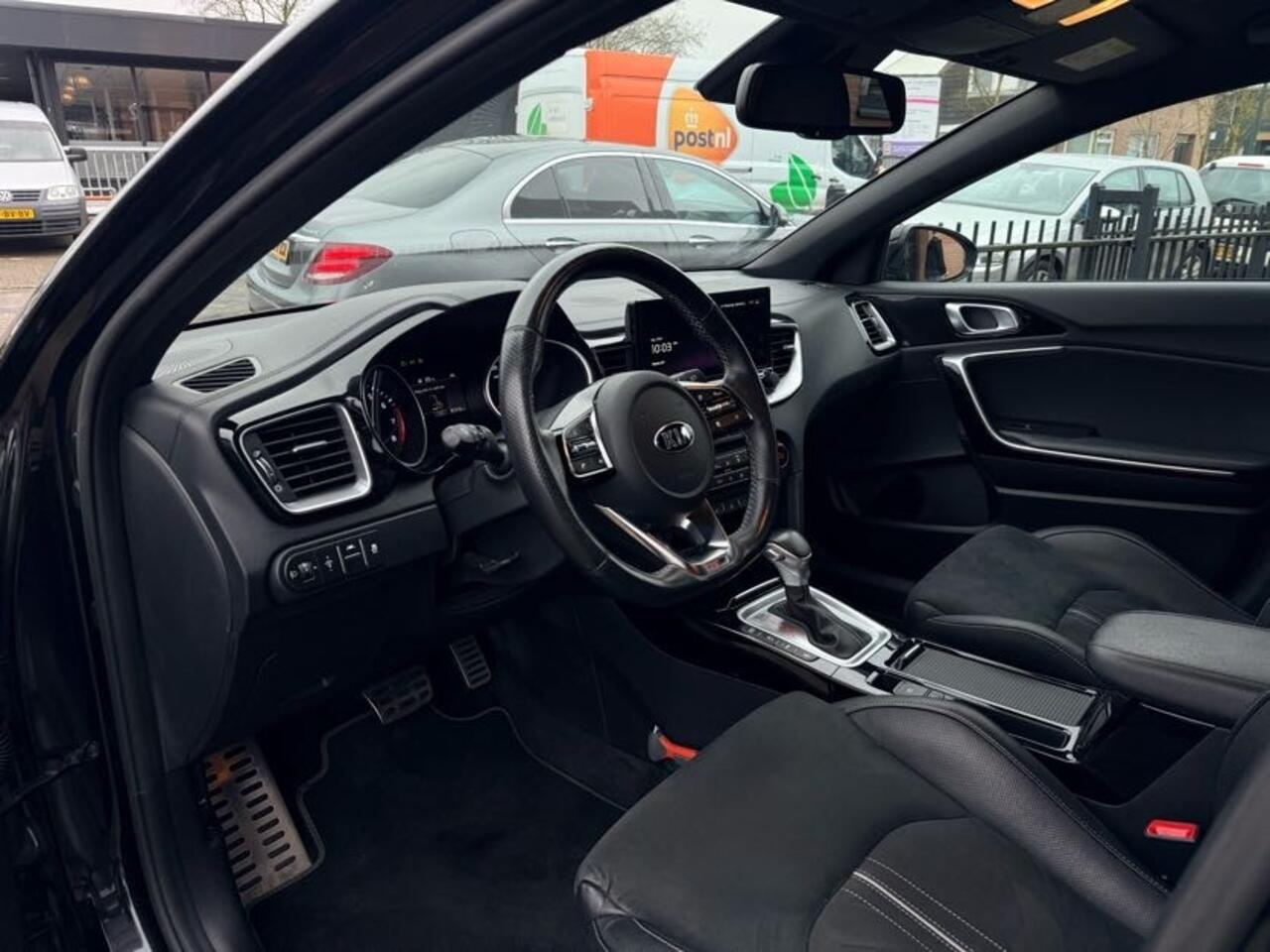 KIA CEE D Ceed 1.5 T-GDi MHEV GT-Line Business Edition