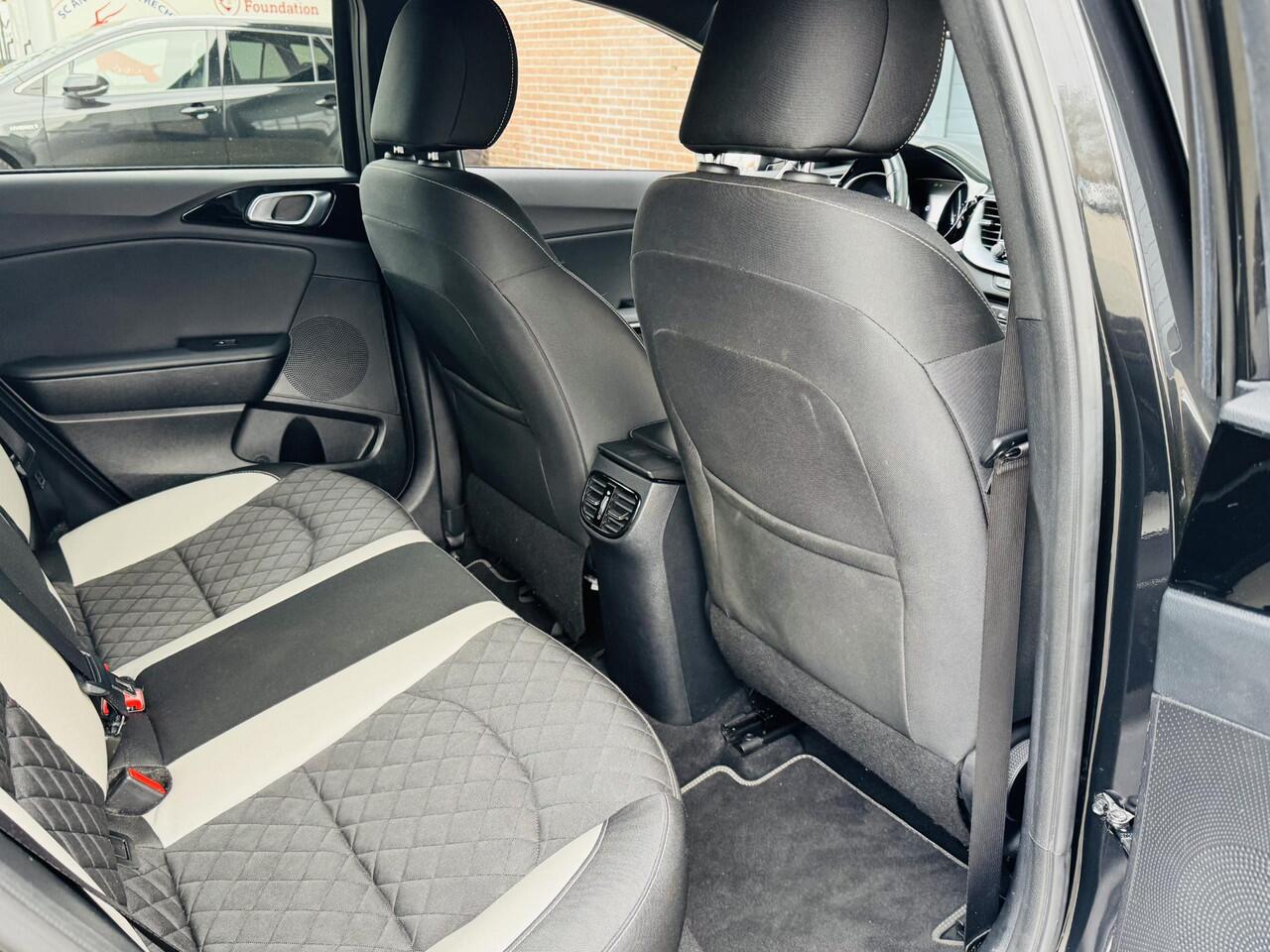 KIA CEE D CEED SPORTSWAGON 1.0 T-GDI GT-LINE BUSINESS EDITION I P-CAMERA I APPLE CARPLAY I CRUISE CONTROL