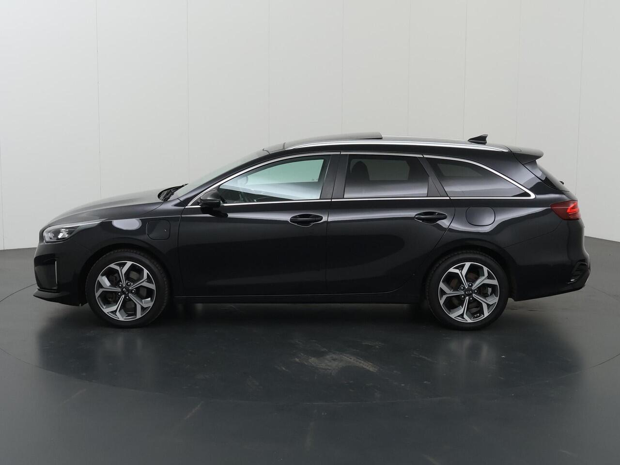 KIA CEE D Ceed Sportswagon 1.6 GDI PHEV ExecutiveLine | Panoramadak | Elekt. Stoelverstelling met geheugen | Stoelventilatie | Stoel/Stuurwielverwarming |