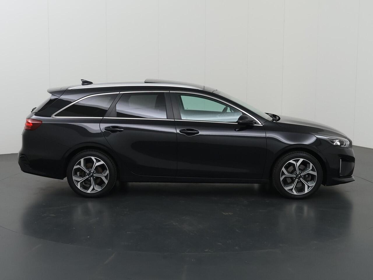 KIA CEE D Ceed Sportswagon 1.6 GDI PHEV ExecutiveLine | Panoramadak | Elekt. Stoelverstelling met geheugen | Stoelventilatie | Stoel/Stuurwielverwarming |