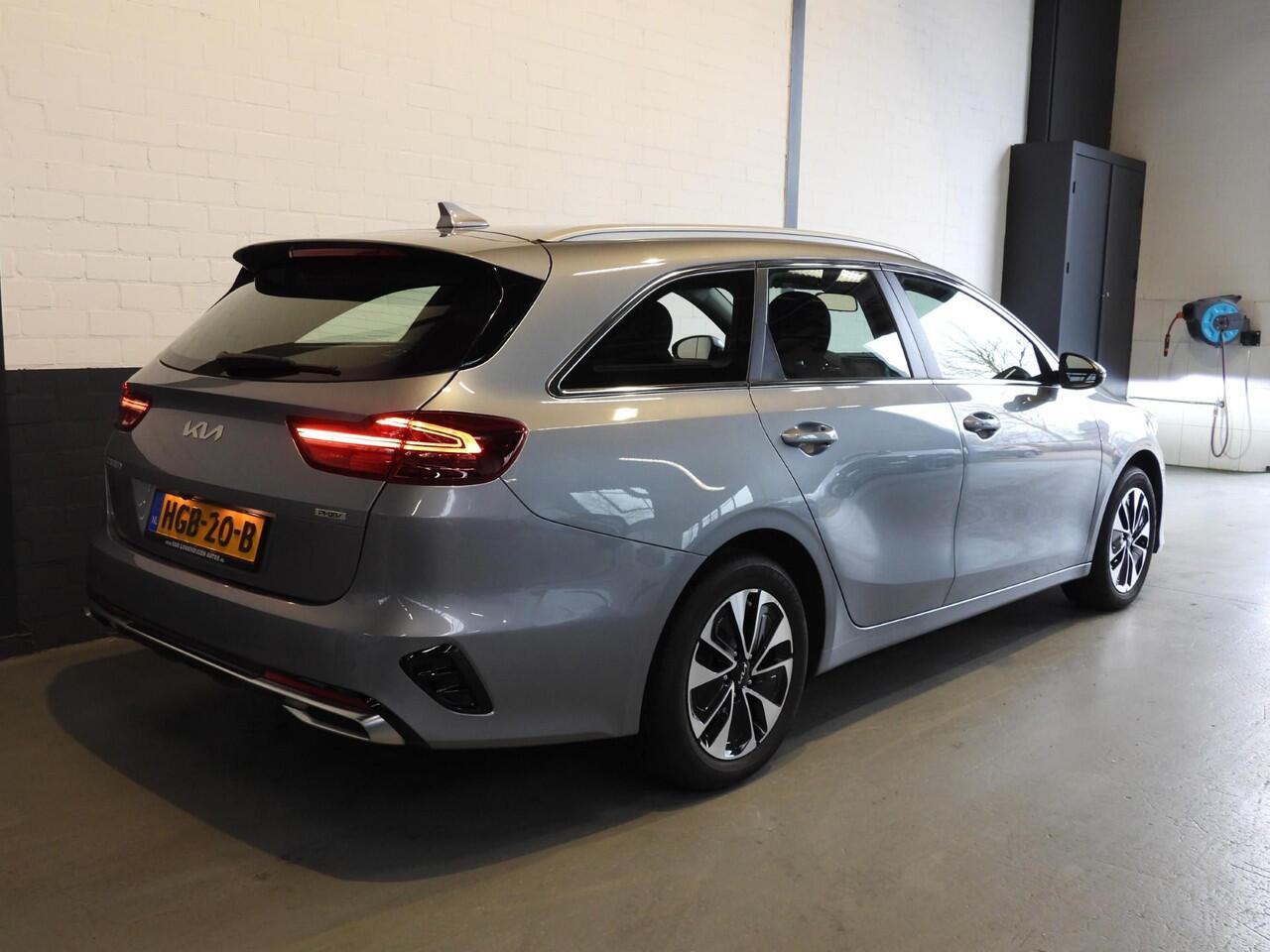 KIA CEE D Ceed Sportswagon 1.6 GDI PHEV Plug-In DynamicLine NAVI-APP/CAMERA/LED/TREKHAAK/16"LMV!