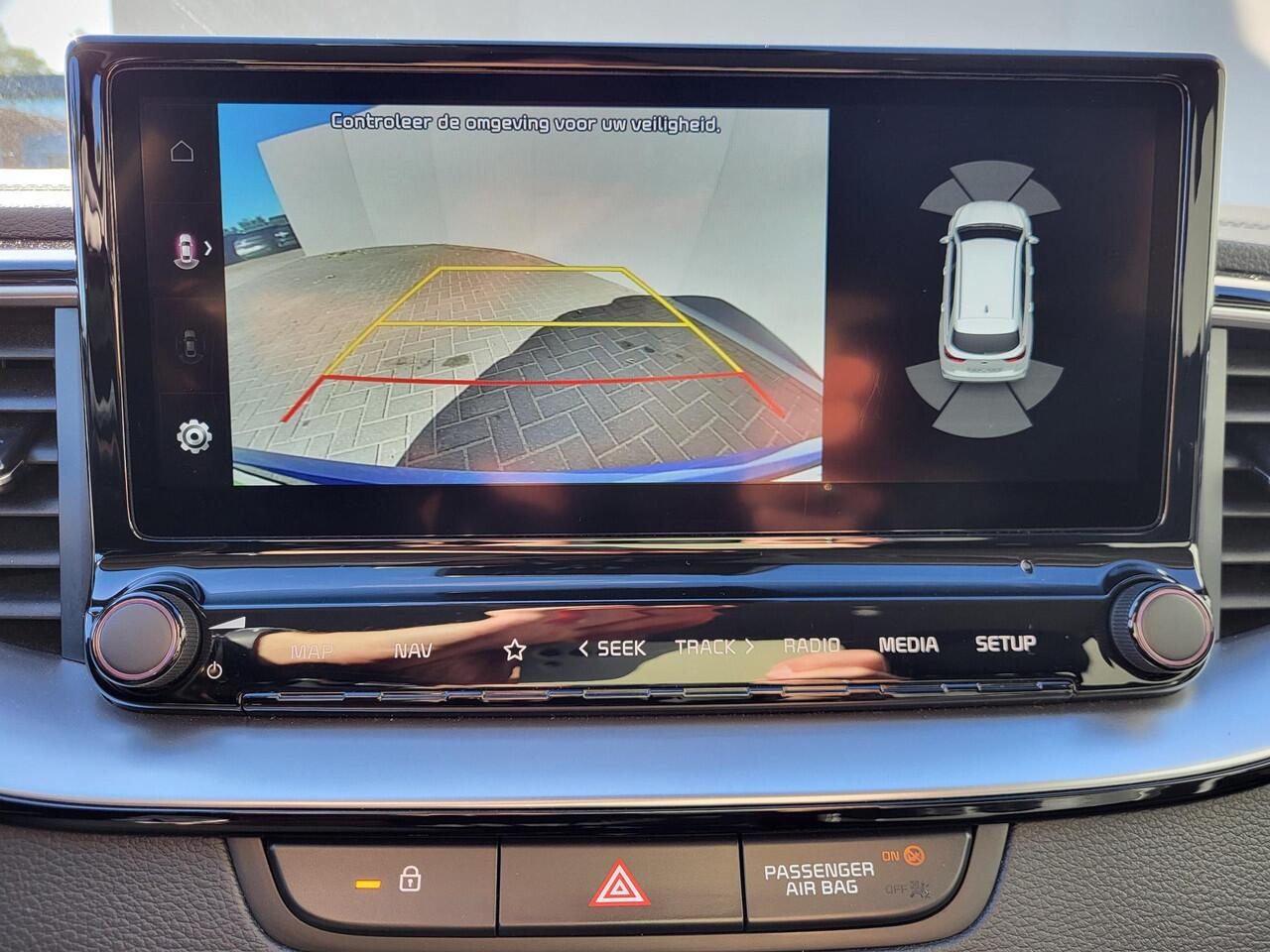 KIA CEE D Ceed Sportswagon 1.6 GDI PHEV ExecutiveLine Automaat / Dealer onderhouden / All season banden / Trekgewicht 1.300 kg / Lederen bekleding / Navigatie / Camera / Achterbank-, voorstoel- en stuurwielverwarming / geventileerde voorstoelen / Apple Carplay / An