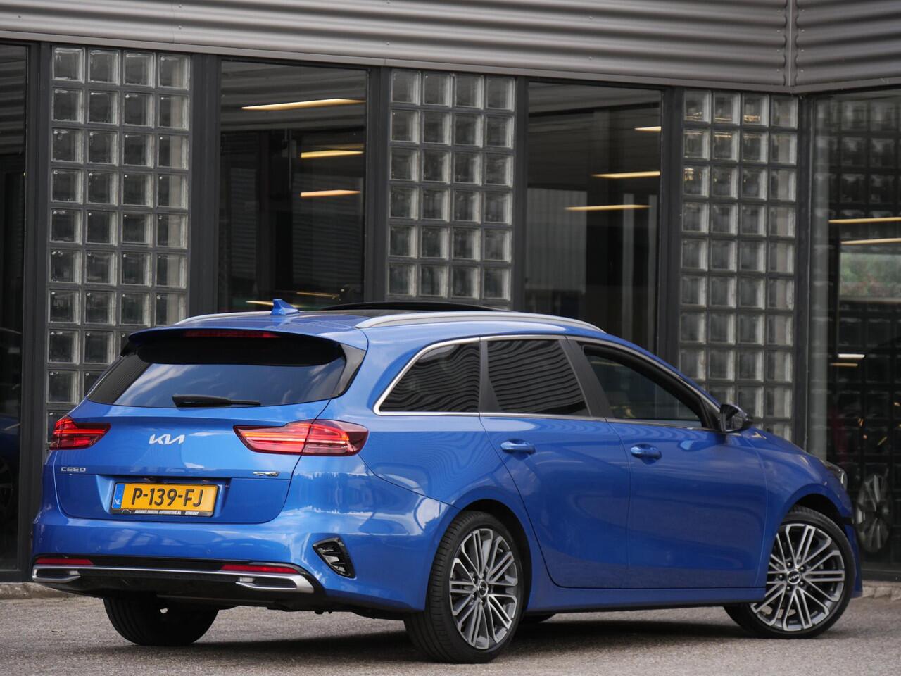 KIA CEE D Ceed Sportswagon 1.5T-GDi GT-PLUSLINE/ PANORAMADAK/ ELEKT. KLEP/ 18INCH VELGEN