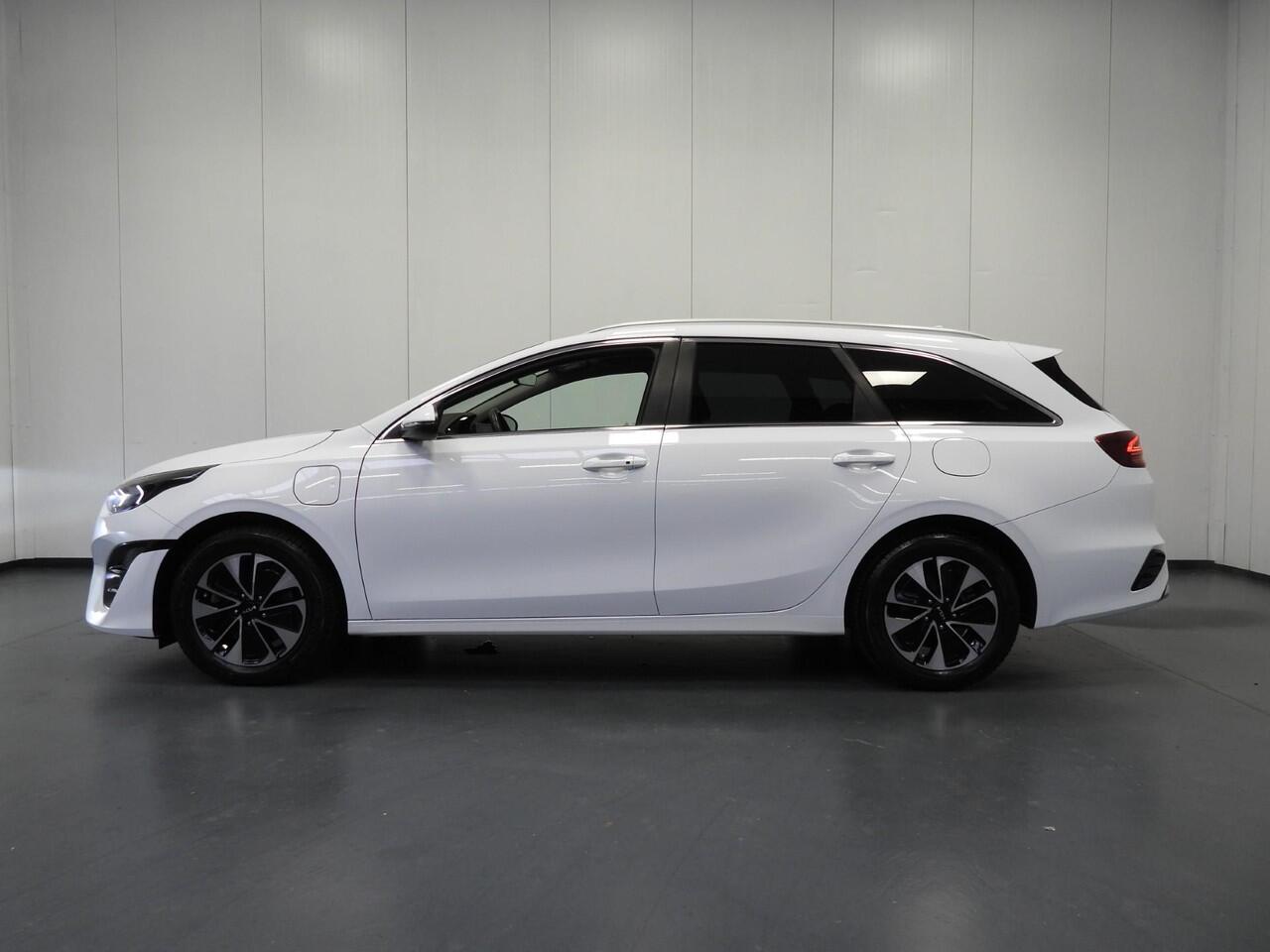 KIA CEE D Ceed Sportswagon 1.6 GDI PHEV Plug-In DynamicLine NAVI/CAMERA/LED/16"LMV!