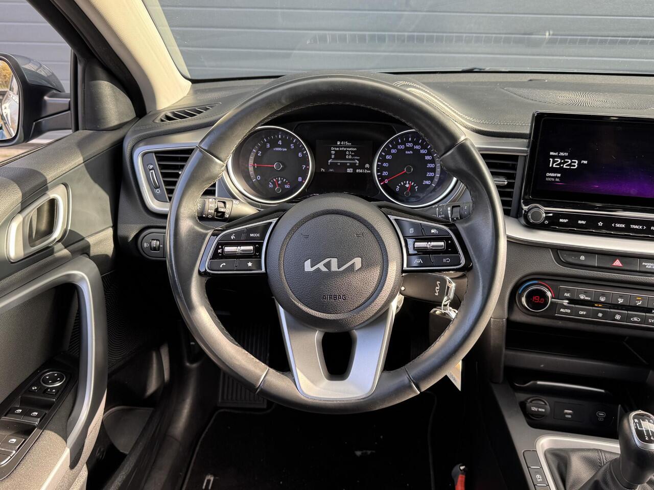 KIA CEE D CEED SPORTSWAGON 1.0 T-GDI DYNAMICLINE I P-CAMERA I APPLE CARPLAY I ADAPT. CRUISE CONTROL I NAVIGATIE