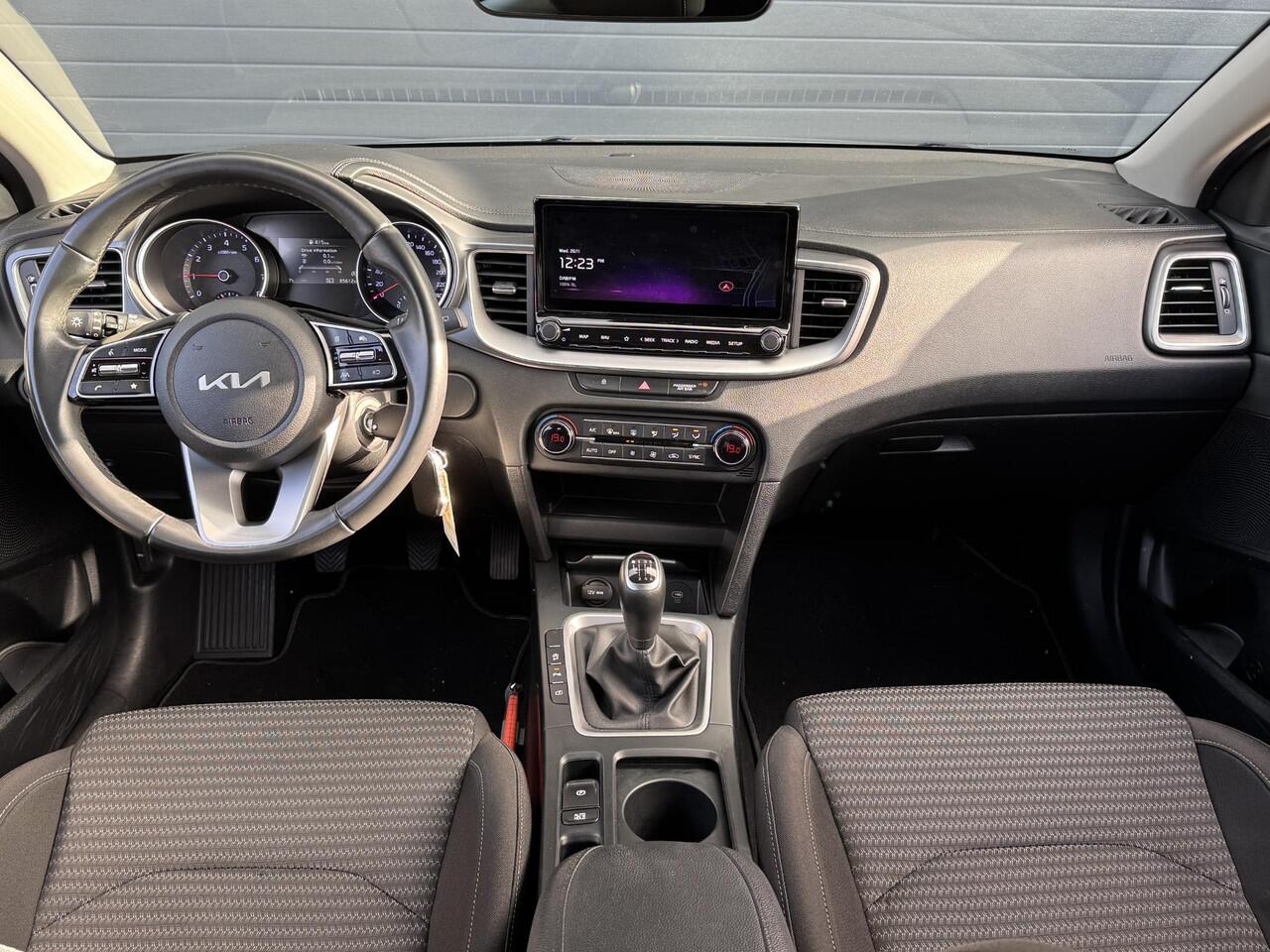 KIA CEE D CEED SPORTSWAGON 1.0 T-GDI DYNAMICLINE I P-CAMERA I APPLE CARPLAY I ADAPT. CRUISE CONTROL I NAVIGATIE