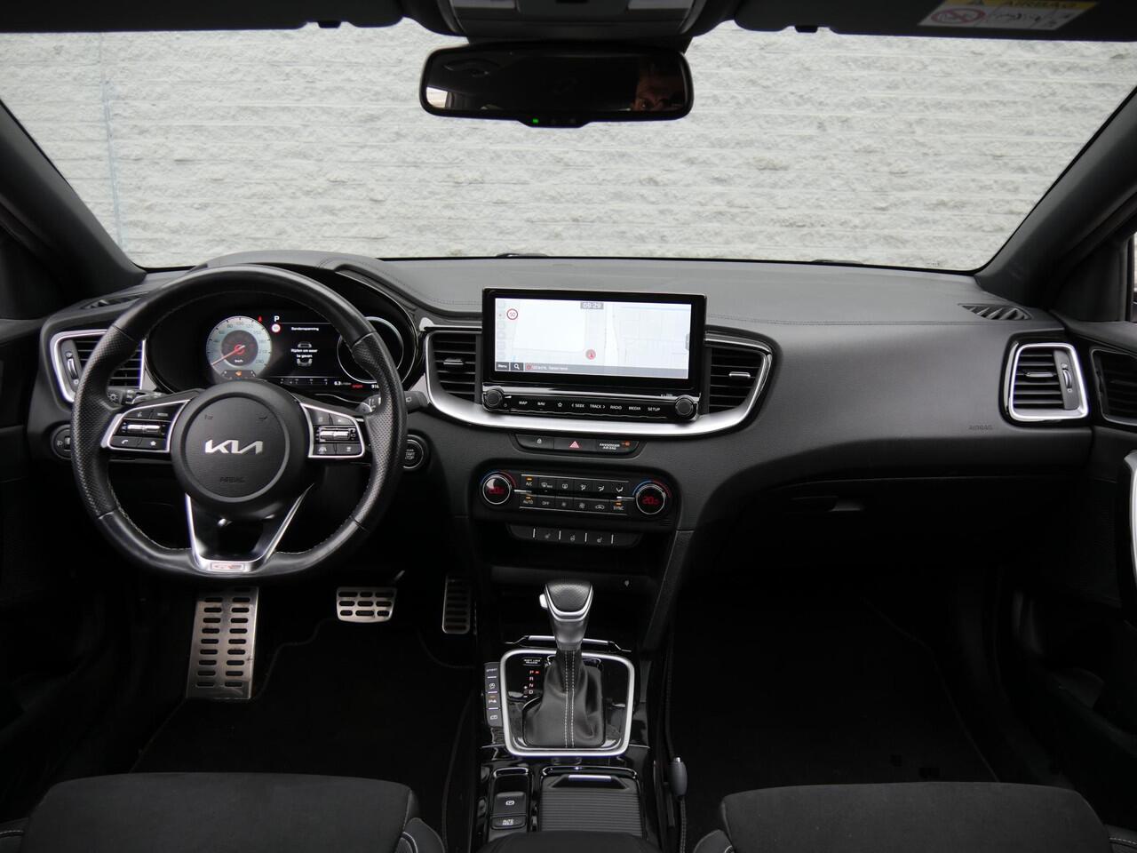 KIA CEE D Ceed Sportswagon 1.5T-GDi GT-PLUSLINE/ PANORAMADAK/ ELEKT. KLEP/ 18INCH VELGEN