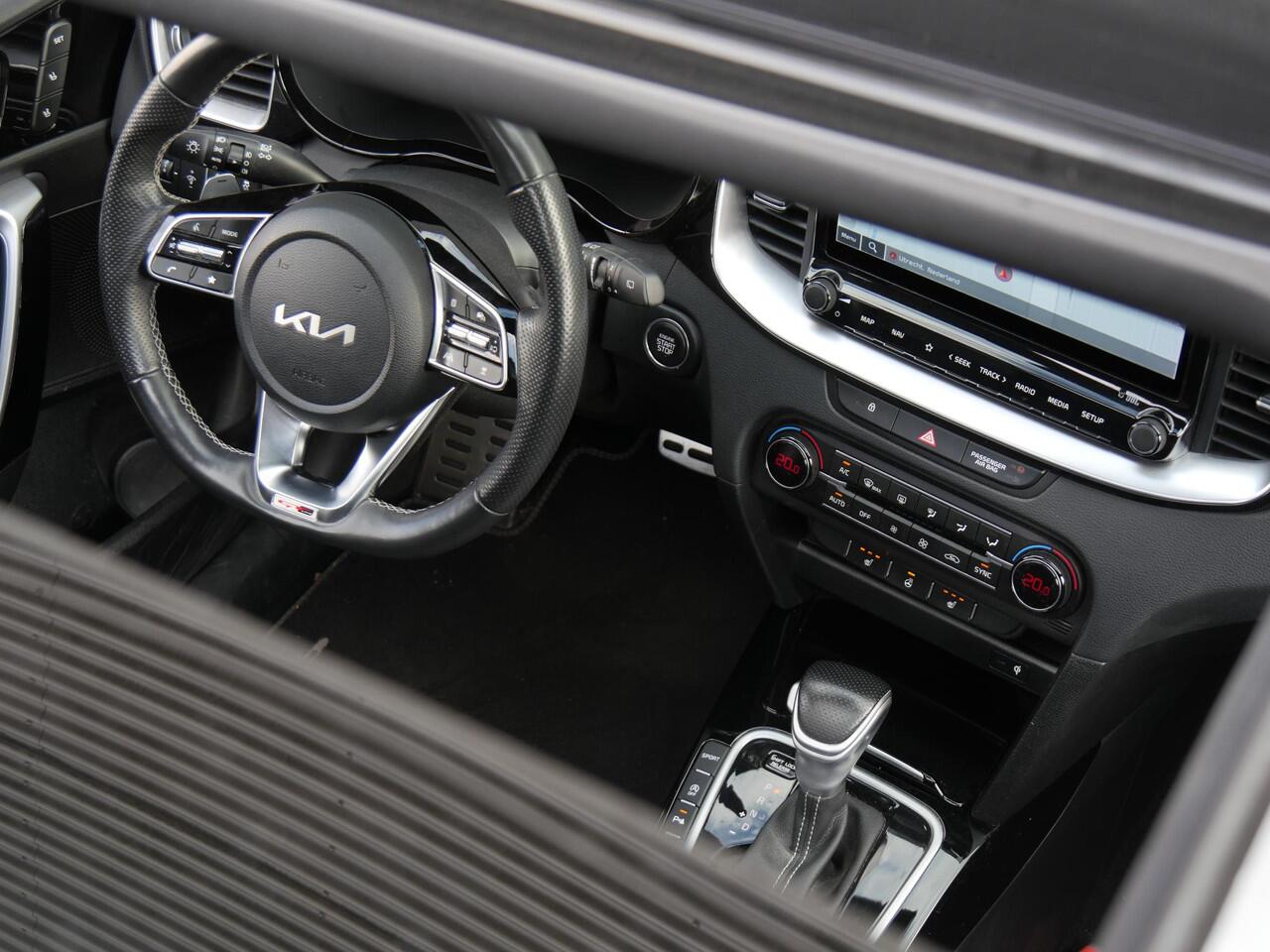 KIA CEE D Ceed Sportswagon 1.5T-GDi GT-PLUSLINE/ PANORAMADAK/ ELEKT. KLEP/ 18INCH VELGEN