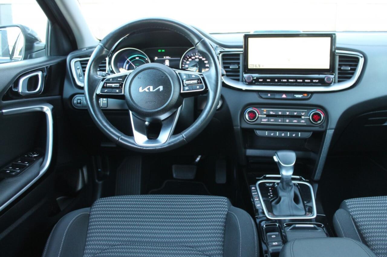 KIA CEE D 1.6 GDI PHEV DYN+L. Led verlichting / keyless