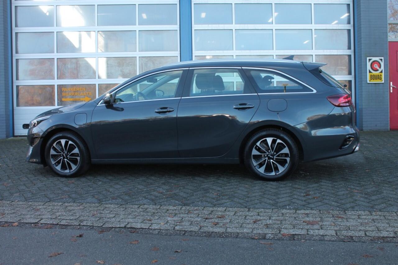 KIA CEE D 1.6 GDI PHEV DYN+L. Led verlichting / keyless