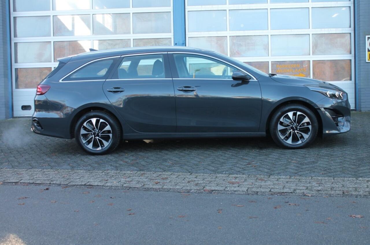 KIA CEE D 1.6 GDI PHEV DYN+L. Led verlichting / keyless