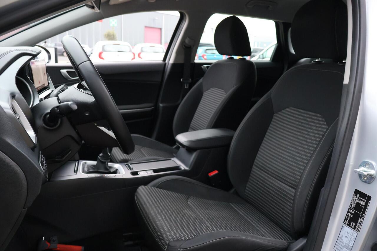 KIA CEE D Ceed Sportswagon 1.5 T-GDi DynamicLine 1e Eigenaar | NL-Auto | Volledig Onderh | BTW | Camera | Ad Cruise | Multimedia | Carplay | Climate | Hill-Hold | Navi | Full Led | Start/Stop