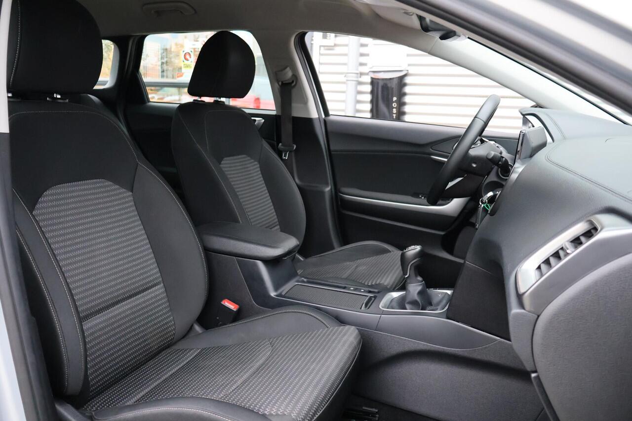 KIA CEE D Ceed Sportswagon 1.5 T-GDi DynamicLine 1e Eigenaar | NL-Auto | Volledig Onderh | BTW | Camera | Ad Cruise | Multimedia | Carplay | Climate | Hill-Hold | Navi | Full Led | Start/Stop