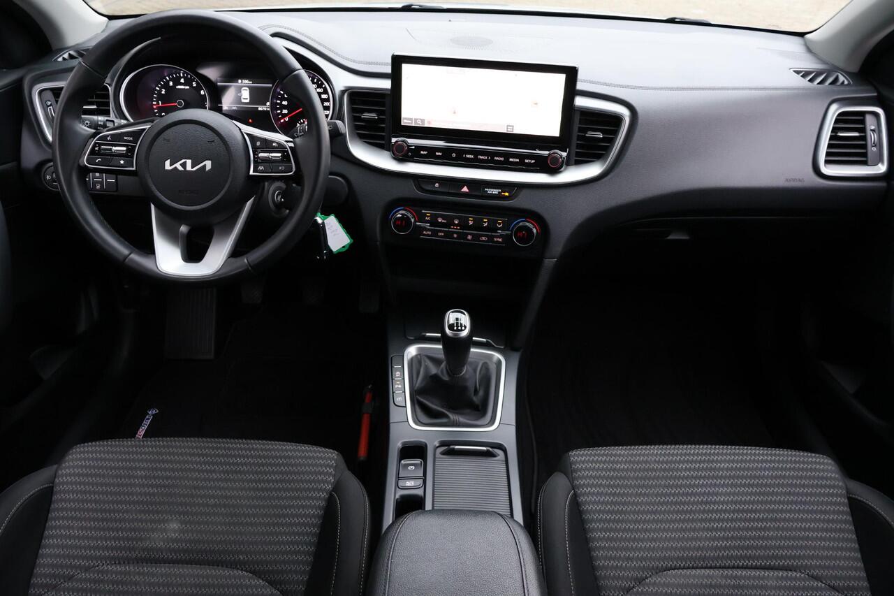 KIA CEE D Ceed Sportswagon 1.5 T-GDi DynamicLine 1e Eigenaar | NL-Auto | Volledig Onderh | BTW | Camera | Ad Cruise | Multimedia | Carplay | Climate | Hill-Hold | Navi | Full Led | Start/Stop