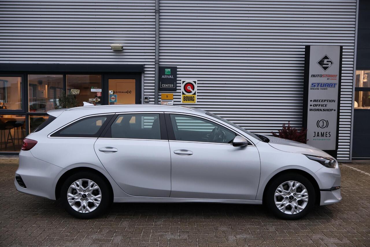 KIA CEE D Ceed Sportswagon 1.5 T-GDi DynamicLine 1e Eigenaar | NL-Auto | Volledig Onderh | BTW | Camera | Ad Cruise | Multimedia | Carplay | Climate | Hill-Hold | Navi | Full Led | Start/Stop