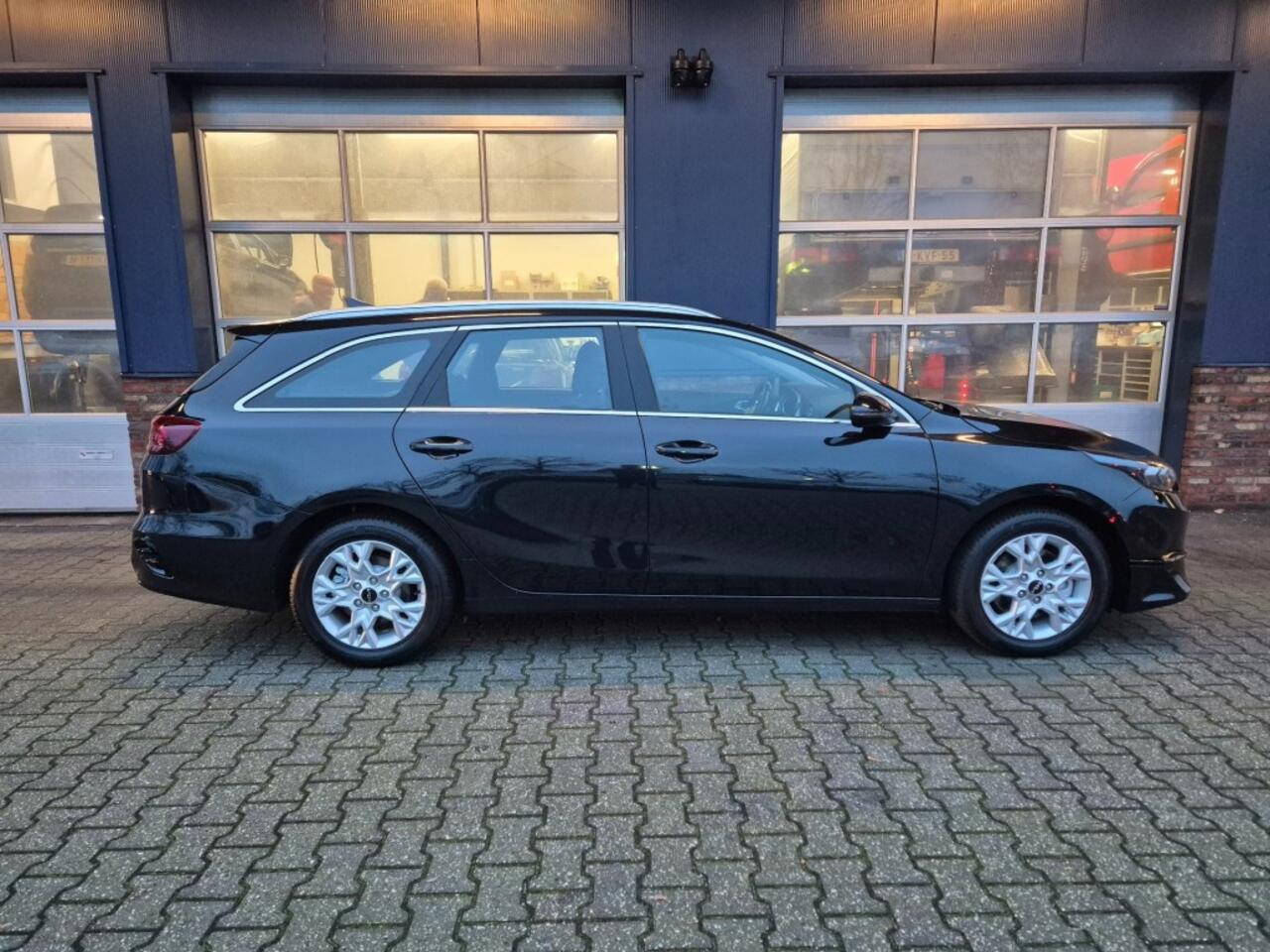 KIA CEE D 1.5 T-GDI DYNAMICLINE, TREKHAAK, CAMERA, APPLECARPLAY/ANDROID AUTO, ALL IN PRIJS.