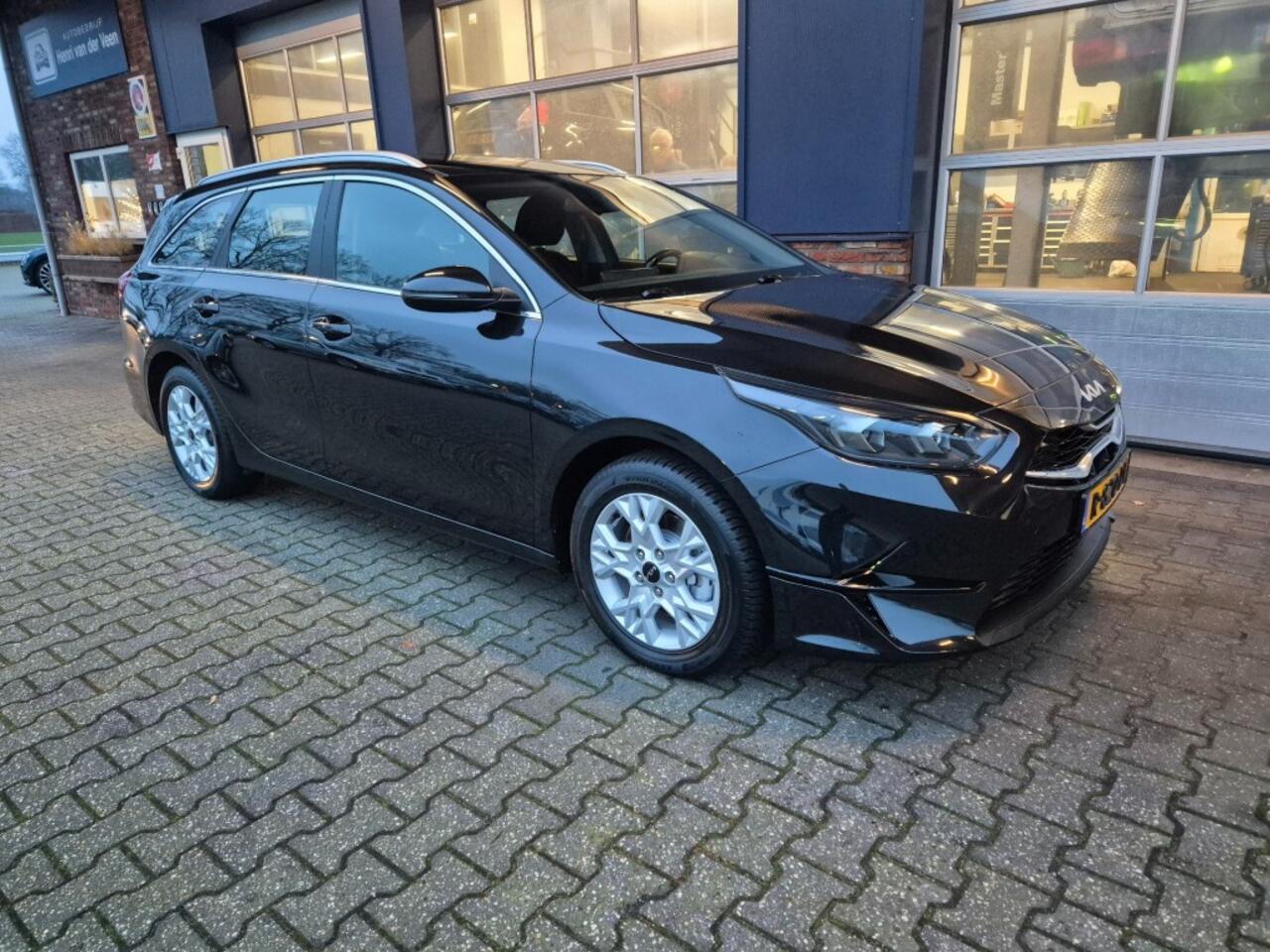 KIA CEE D 1.5 T-GDI DYNAMICLINE, TREKHAAK, CAMERA, APPLECARPLAY/ANDROID AUTO, ALL IN PRIJS.