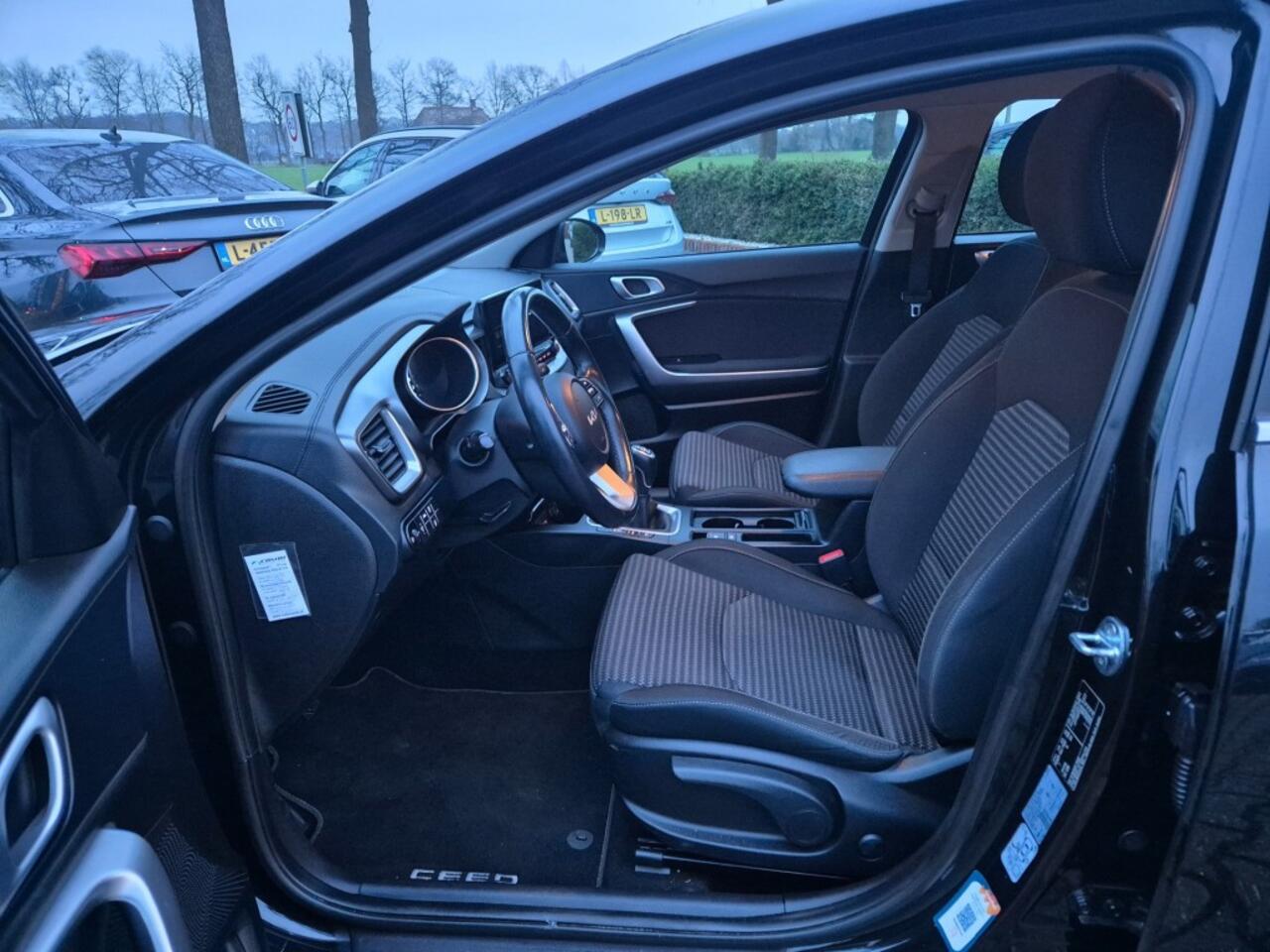 KIA CEE D 1.5 T-GDI DYNAMICLINE, TREKHAAK, CAMERA, APPLECARPLAY/ANDROID AUTO, ALL IN PRIJS.