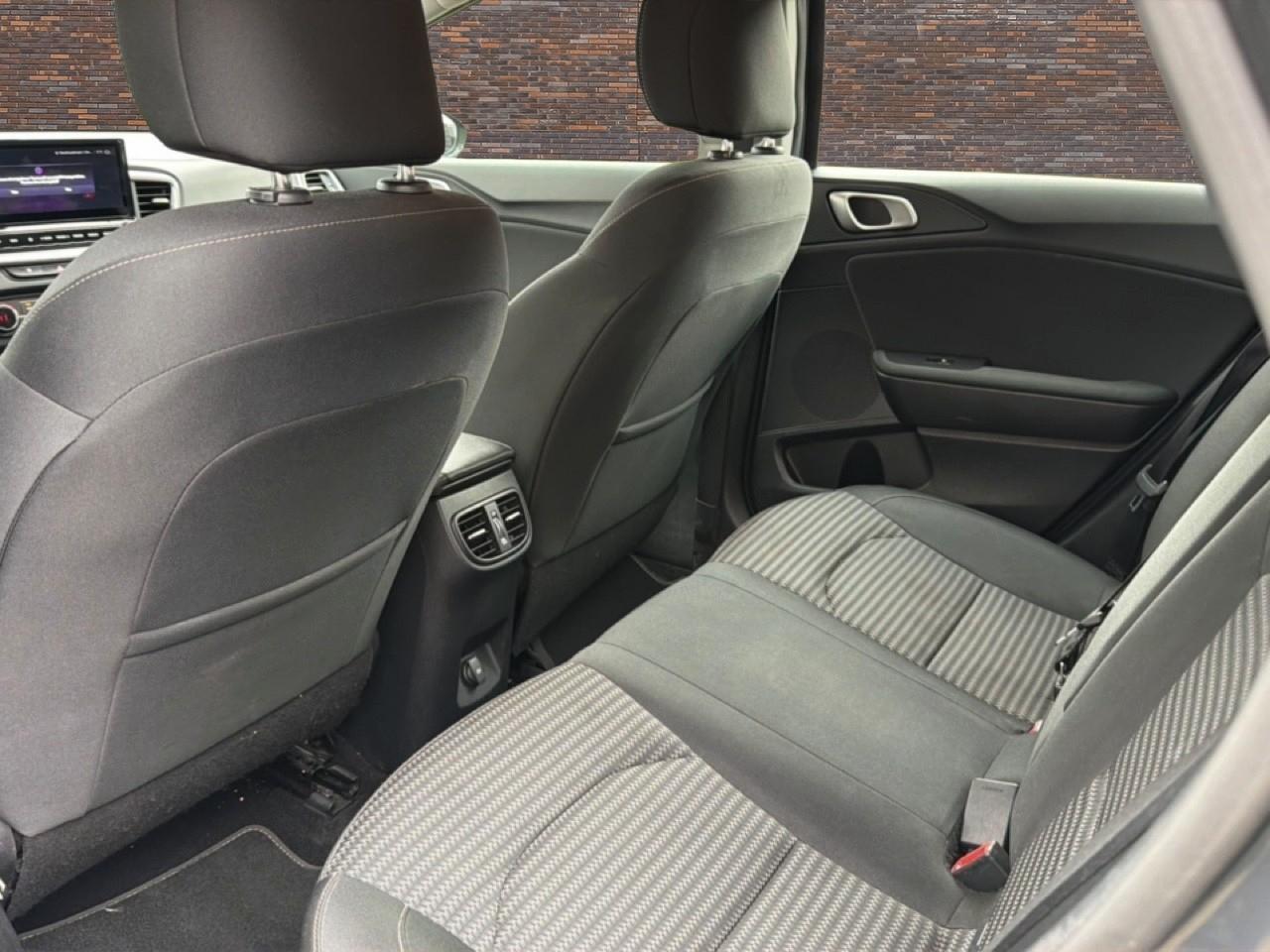 KIA CEE D Ceed Sportswagon 1.5 T-GDi ECC LMV NAVI CRUISE LED