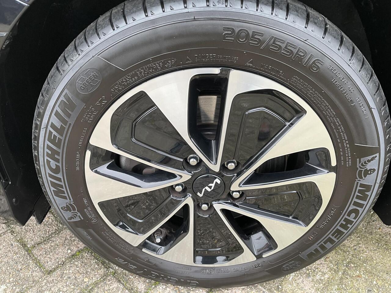 KIA CEE D Ceed Sportswagon 1.6 GDI PHEV DynamicPlusLine | Elektr. achterklep, Dodehoek detectie, LED, Keyless, Parkeersensoren + Camera, 10 jaar garantie!