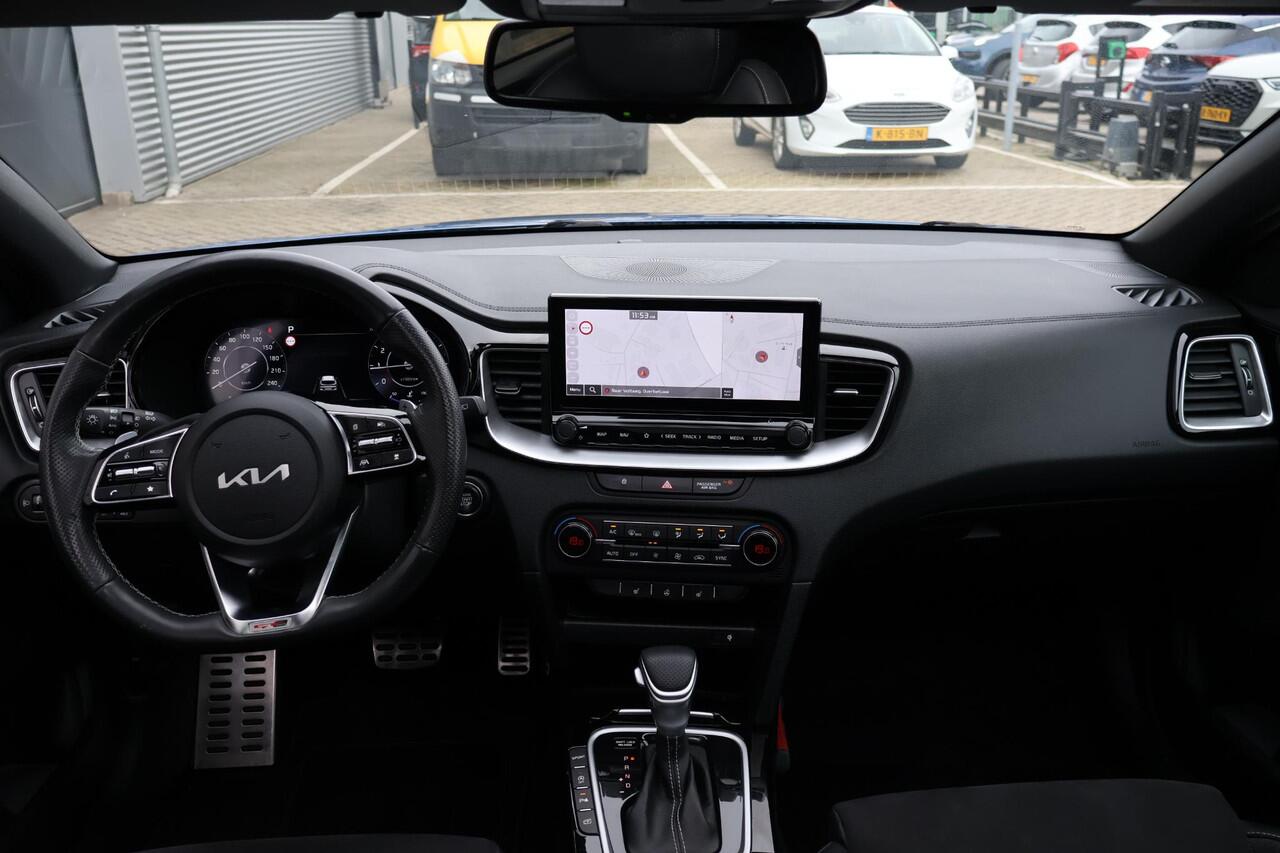 KIA CEE D Ceed Sportswagon 1.5 T-GDi GT-Line 1e Eigenaar | Volledig Onderh | BTW | NL-Auto | PANO | Winterpack | Trekhaak | Camera | Elek Klep | Climate | Ad Cruise | DAB | Led | Keyless | PDC | Start/Stop | Hill-Hold