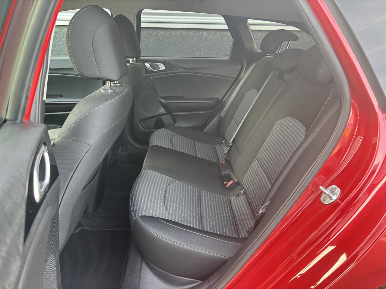 KIA CEE D Ceed Sportswagon 1.5 T-GDi DynamicPlusLine Apple Carplay en/of Android auto Navigatie, Stoel- & Stuurwiel verwarmd, Trekhaak