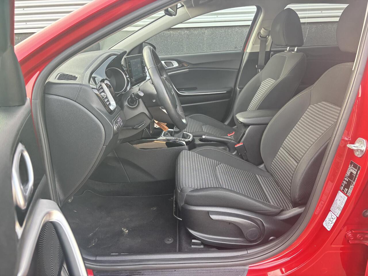 KIA CEE D Ceed Sportswagon 1.5 T-GDi DynamicPlusLine Apple Carplay en/of Android auto Navigatie, Stoel- & Stuurwiel verwarmd, Trekhaak