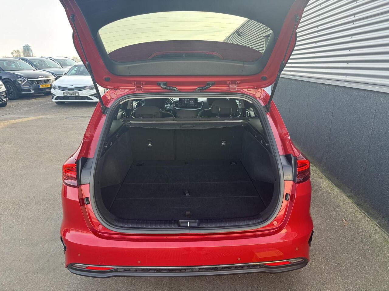 KIA CEE D Ceed Sportswagon 1.5 T-GDi DynamicPlusLine Apple Carplay en/of Android auto Navigatie, Stoel- & Stuurwiel verwarmd, Trekhaak