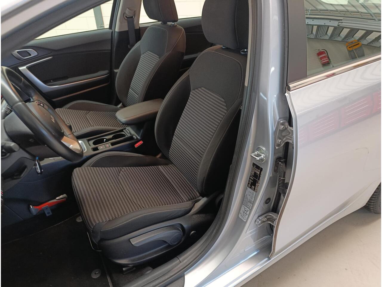 KIA CEE D Ceed Sportswagon 1.0 T-GDi DynamicLine Airco (automatisch) | Lmv | Pdc | Navi | Cv op afstand