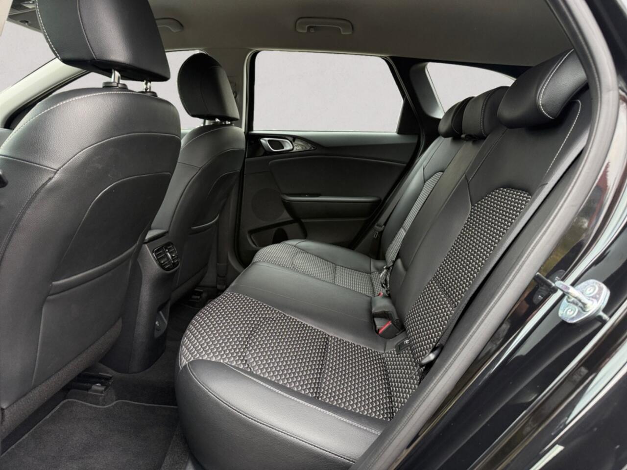 KIA CEE D Ceed Sportswagon 1.0 T-GDi MHEV Dynamic Line